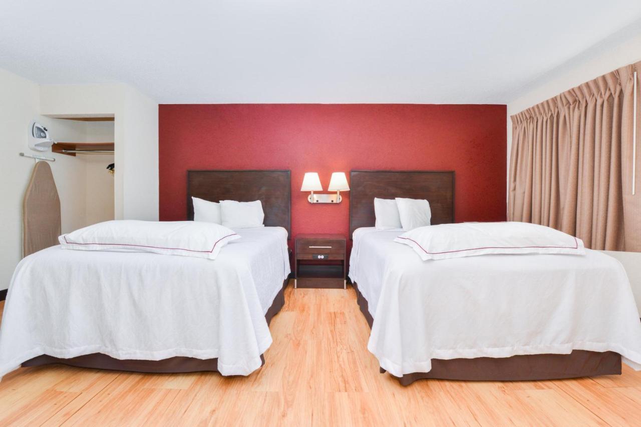 Red Roof Inn Plus+ & Suites Guilford Zewnętrze zdjęcie