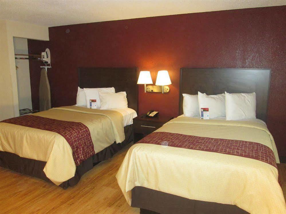 Red Roof Inn Plus+ & Suites Guilford Zewnętrze zdjęcie